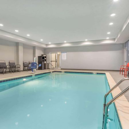 La Quinta Inn And Suites By Wyndham Блумингтон Экстерьер фото