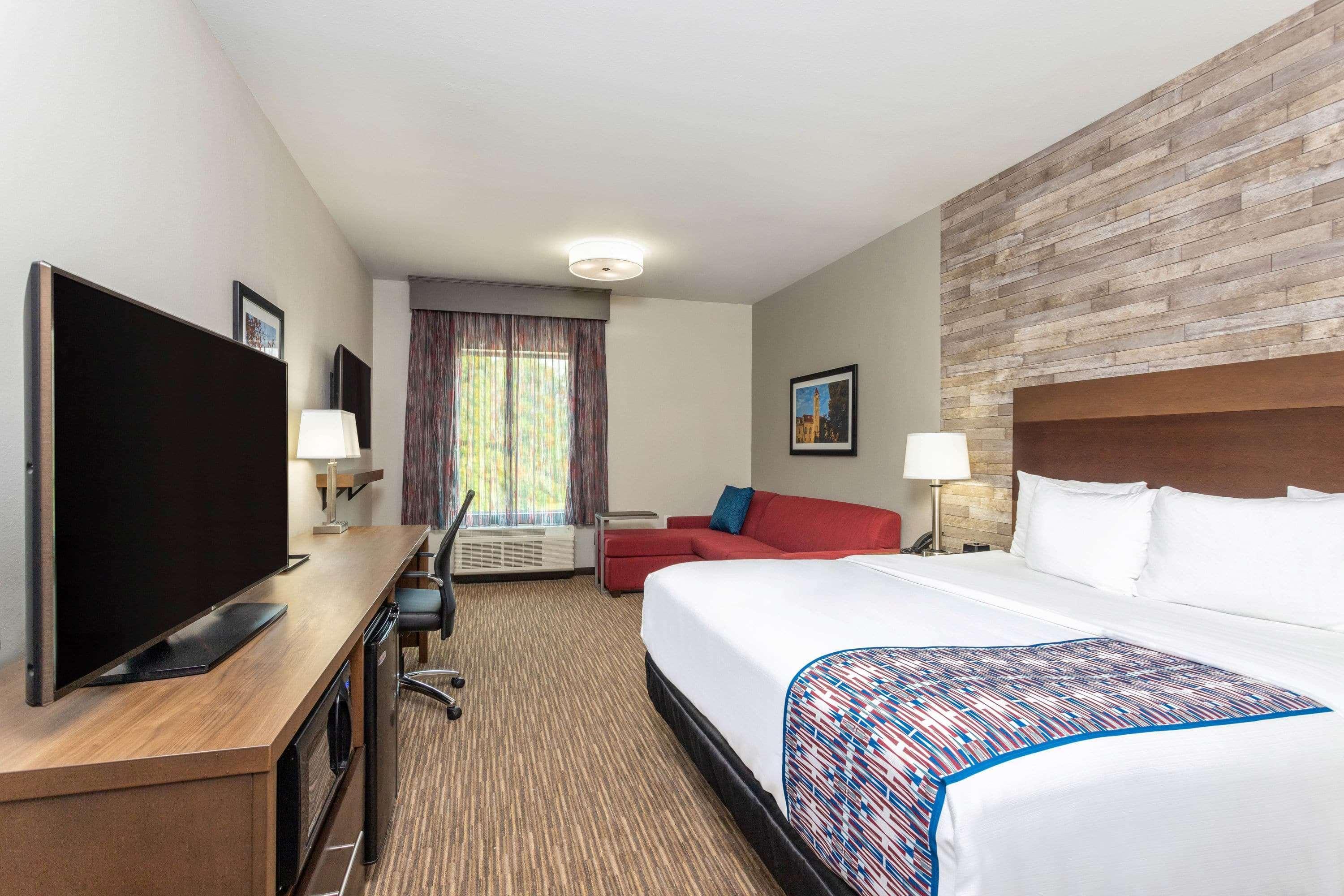 La Quinta Inn And Suites By Wyndham Блумингтон Экстерьер фото