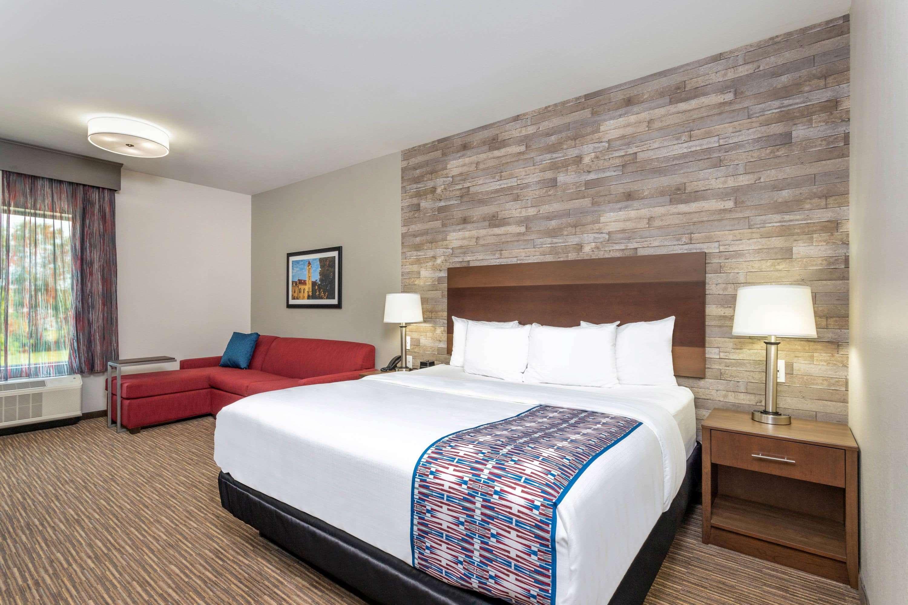 La Quinta Inn And Suites By Wyndham Блумингтон Экстерьер фото