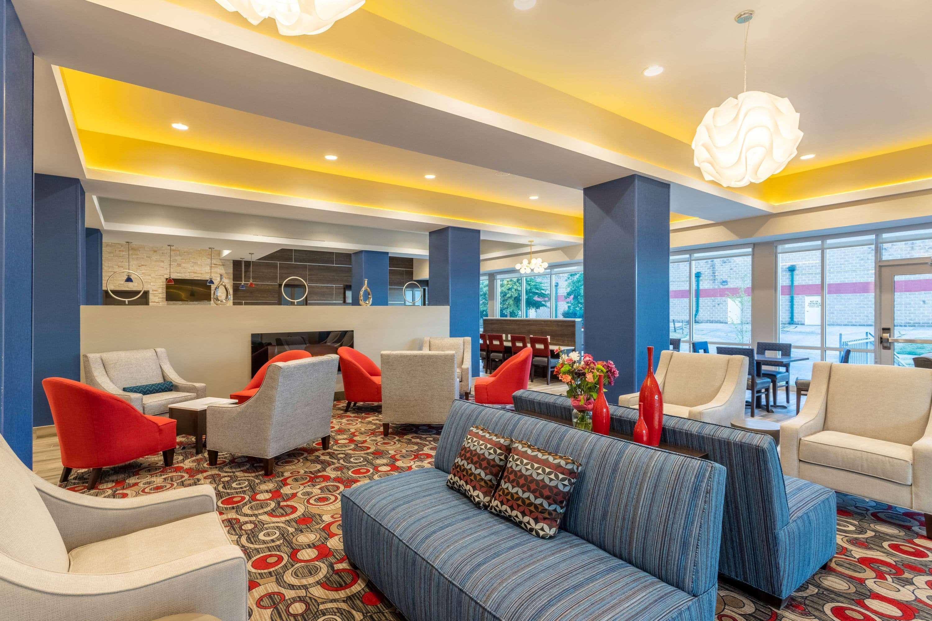 La Quinta Inn And Suites By Wyndham Блумингтон Экстерьер фото