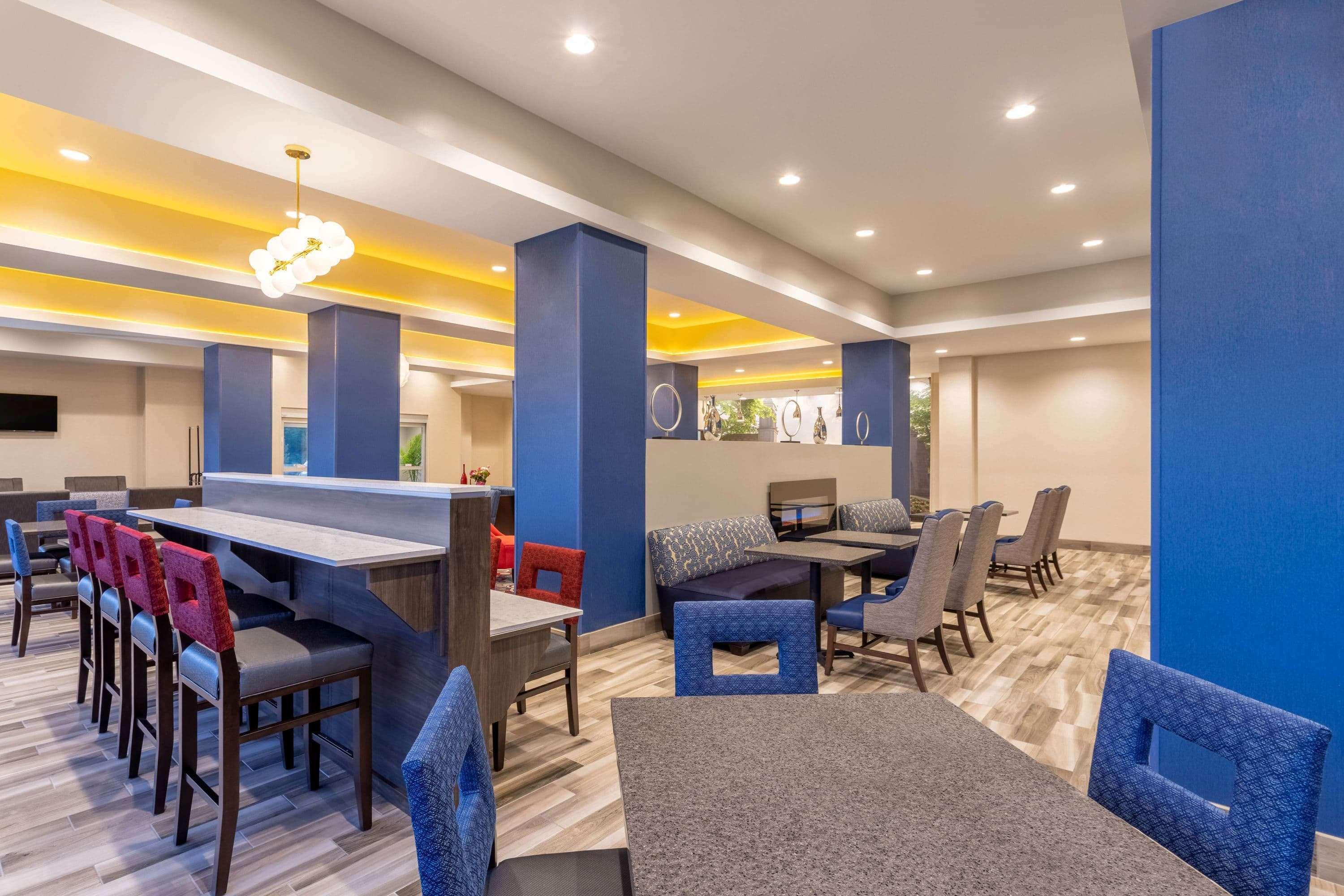 La Quinta Inn And Suites By Wyndham Блумингтон Экстерьер фото