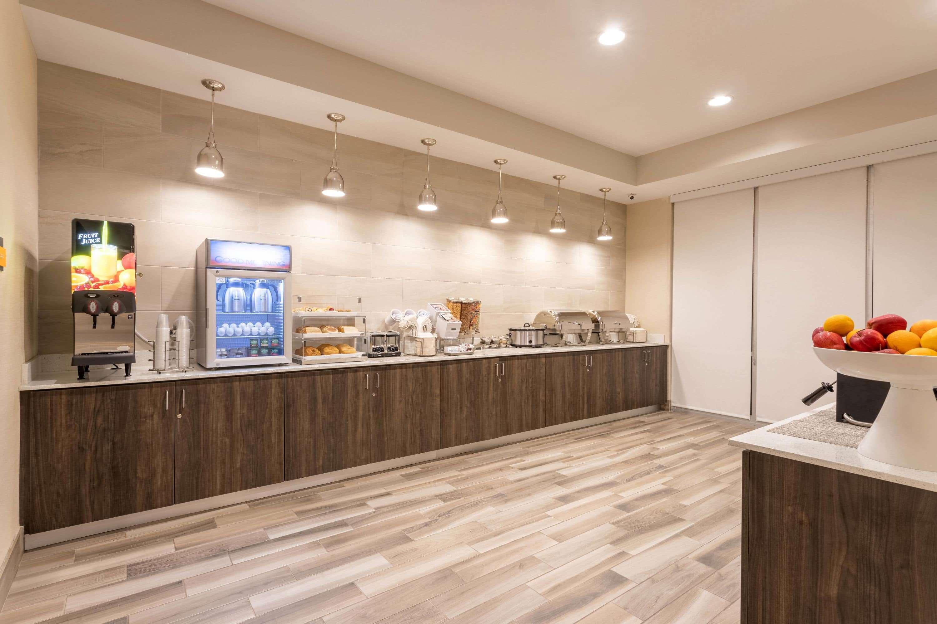 La Quinta Inn And Suites By Wyndham Блумингтон Экстерьер фото