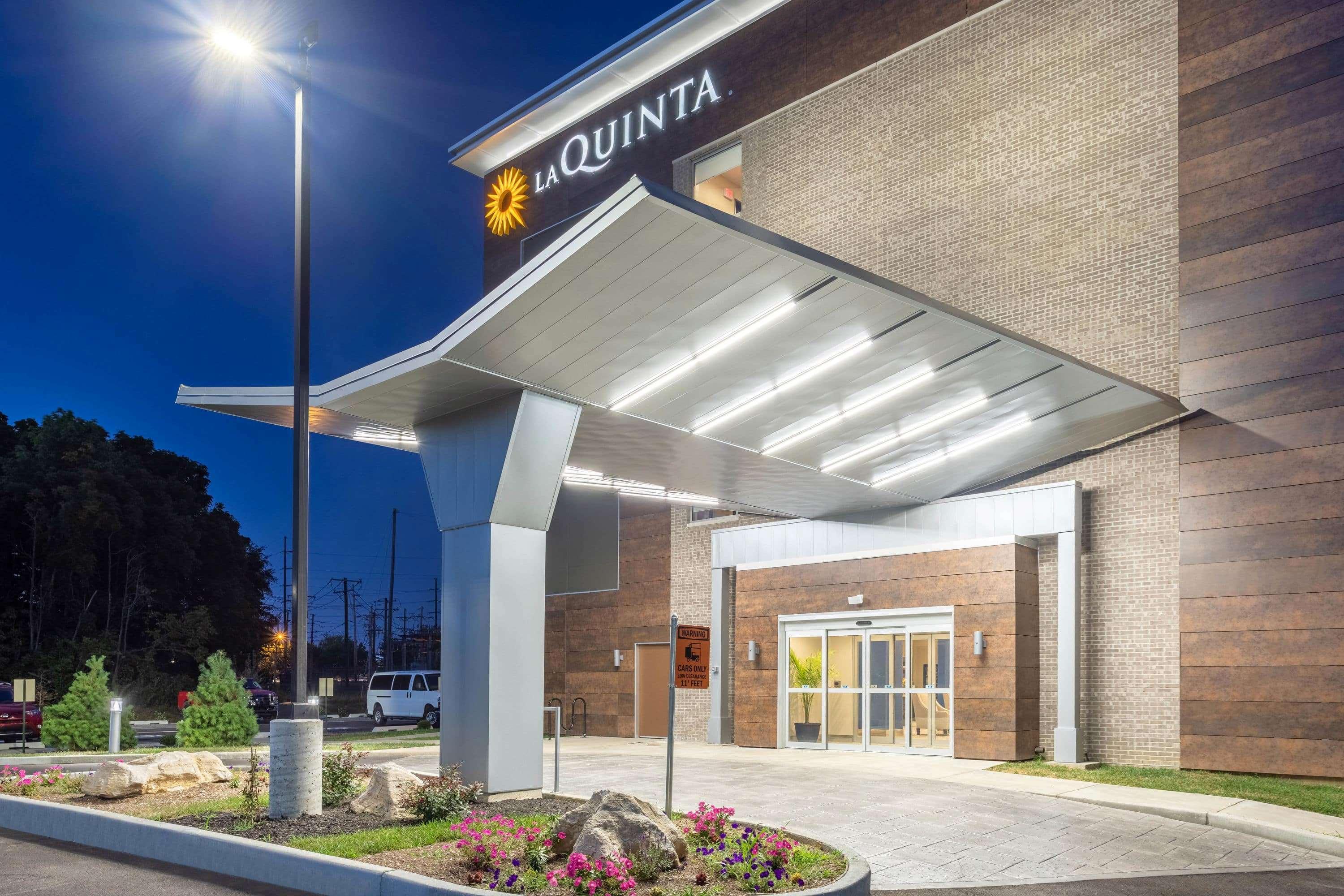 La Quinta Inn And Suites By Wyndham Блумингтон Экстерьер фото